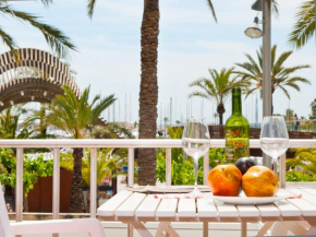 Ses Sirenes, Pins-Tugores apartment with sea views
